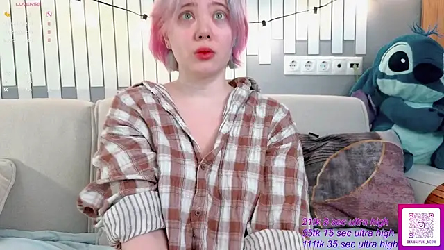 Snapshot of __KawaiiYuki__ chatting on May 9, 3:45 am KawaiiYuki online show from May 9, 3:45 am