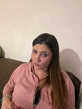 Snapshot of Novababy18 chatting on December 15, 12:07 am Novababy18 online show from December 15, 12:07 am