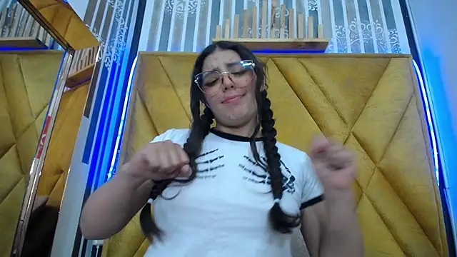 Snapshot of Paola_Lyon_ chatting on February 7, 6:02 pm Paola Lyon online show from February 7, 6:02 pm