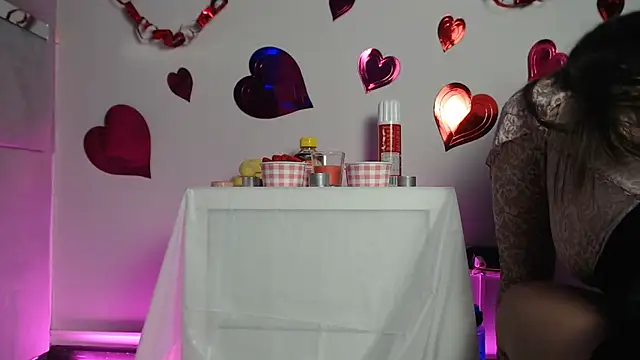 Snapshot of Paola_Lyon_ chatting on February 14, 7:12 pm Paola Lyon online show from February 14, 7:12 pm