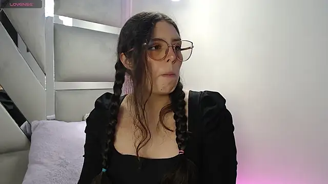 Snapshot of Paola_Lyon_ chatting on March 14, 7:23 pm Paola Lyon online show from March 14, 7:23 pm