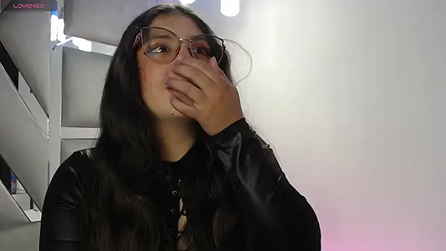 Snapshot of Paola_Lyon_ chatting on March 19, 7:06 pm Paola Lyon online show from March 19, 7:06 pm