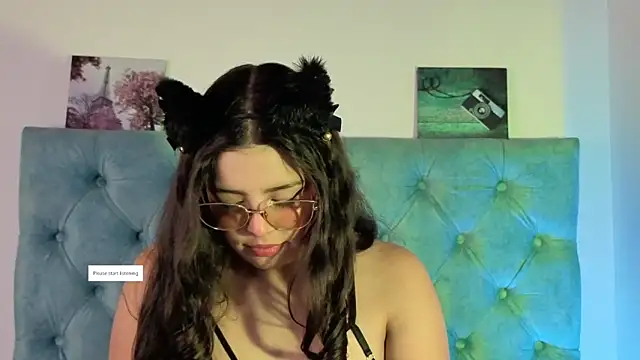 Snapshot of Paola_Lyon_ chatting on September 12, 6:52 pm Paola Lyon online show from September 12, 6:52 pm