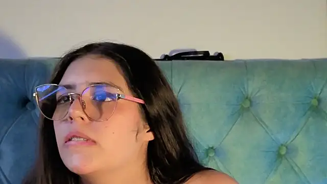Snapshot of Paola_Lyon_ chatting on September 27, 6:51 am Paola Lyon online show from September 27, 6:51 am