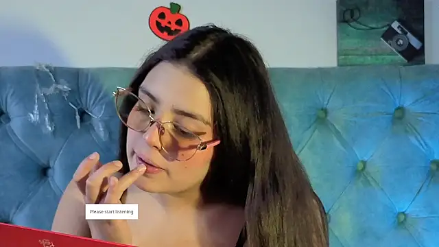 Snapshot of Paola_Lyon_ chatting on October 9, 6:39 pm Paola Lyon online show from October 9, 6:39 pm