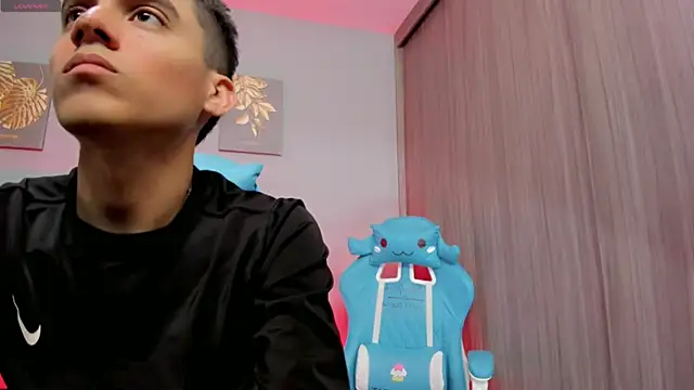 Snapshot of jake_and_joaquin chatting on February 26, 8:33 pm jake and joaquin online show from February 26, 8:33 pm