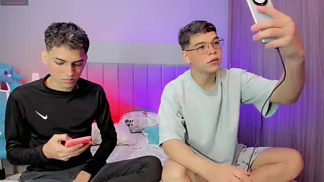 Snapshot of jake_and_joaquin chatting on March 16, 7:37 am jake and joaquin online show from March 16, 7:37 am