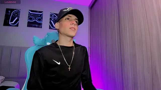 Snapshot of jake_and_joaquin chatting on September 11, 3:28 am jake and joaquin online show from September 11, 3:28 am