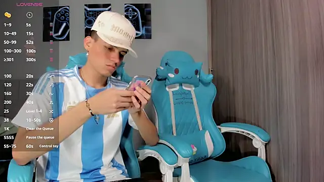 Snapshot of jake_and_joaquin chatting on October 7, 3:14 am jake and joaquin online show from October 7, 3:14 am