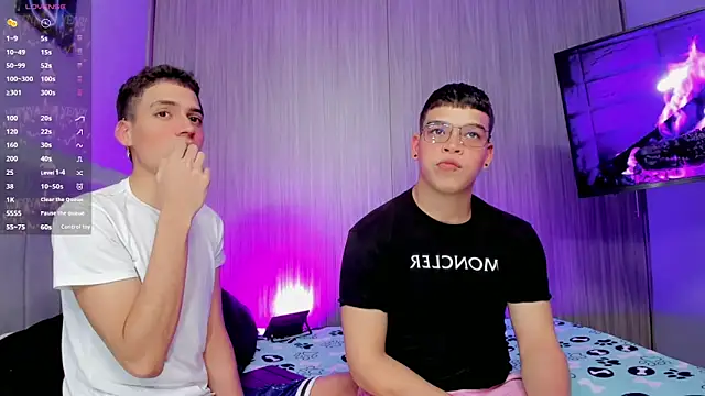 Snapshot of jake_and_joaquin chatting on November 12, 1:50 am jake and joaquin online show from November 12, 1:50 am