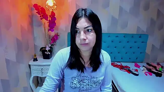 AdaFawxx online show from February 6, 4:39 am