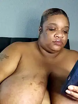 Snapshot of NaughtyHottieBBW chatting on January 30, 4:45 pm NaughtyHottieBBW online show from January 30, 4:45 pm