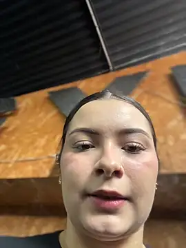 Snapshot of aneesa_darzi chatting on February 3, 10:04 pm aneesa darzi online show from February 3, 10:04 pm