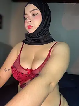 Snapshot of aneesa_darzi chatting on February 12, 4:35 pm aneesa darzi online show from February 12, 4:35 pm