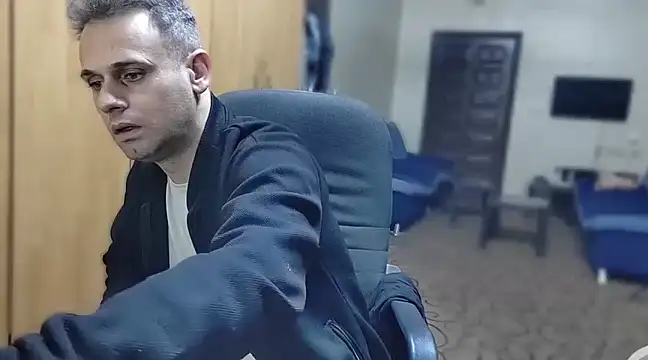 Arabeyes online show from December 6, 10:52 pm