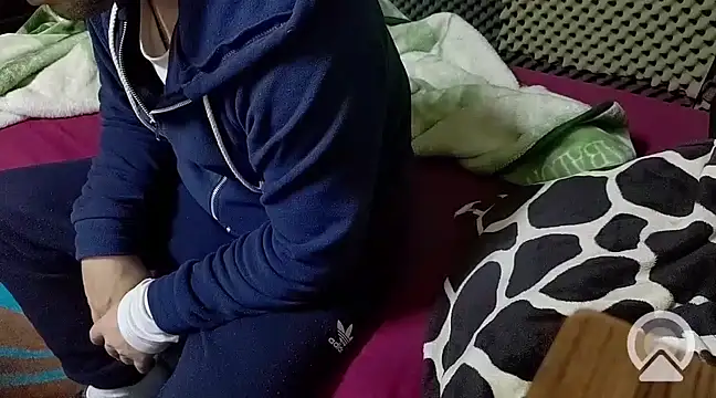 Arabeyes online show from February 23, 8:33 pm