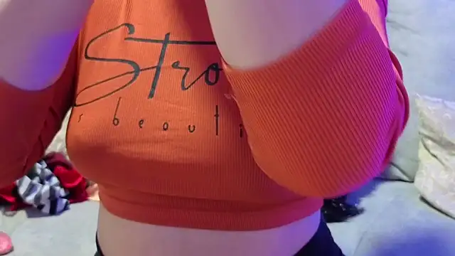 nadescomthxx online show from December 20, 6:15 pm