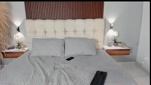 sofi potter  online show from February 4, 5:41 pm