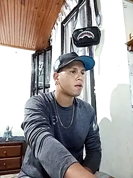 Snapshot of Peterking11 chatting on November 8, 10:48 am Peterking11 online show from November 8, 10:48 am