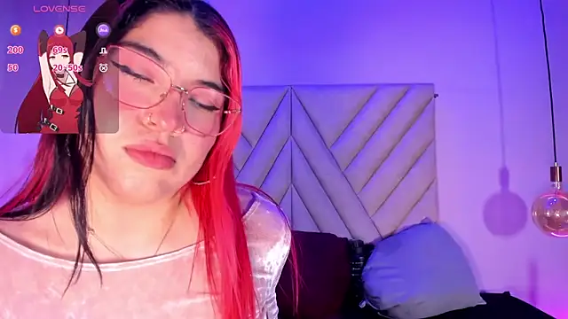 Snapshot of EmmaSwift_ chatting on April 29, 11:00 pm EmmaSwift online show from April 29, 11:00 pm