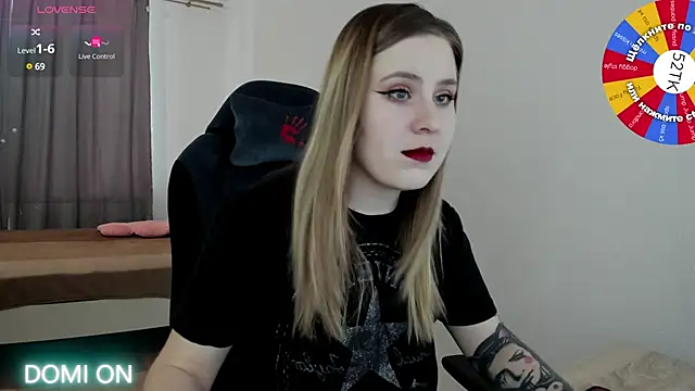 Olivia Munk online show from February 18, 7:43 am