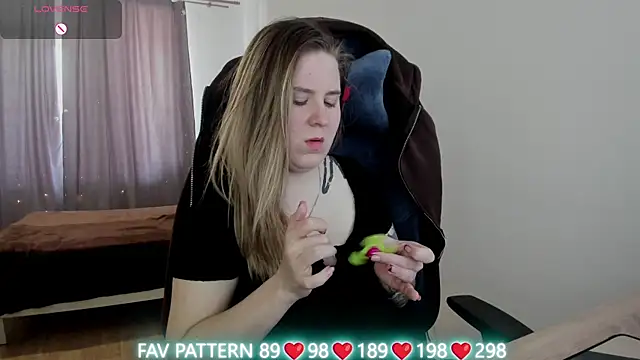 Olivia Munk online show from March 19, 6:46 am