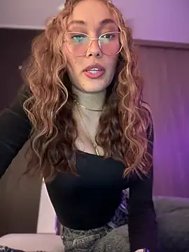 MichelleFerry  online show from March 3, 1:42 am