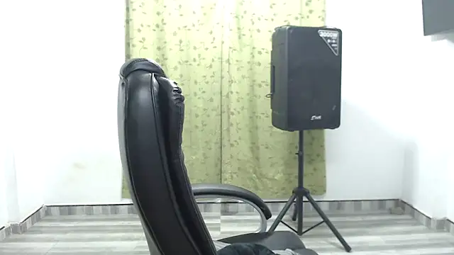 LAURA CRAIZY online show from March 18, 3:09 am