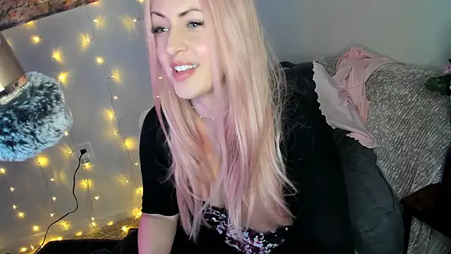 lovejulietxo online show from December 3, 5:09 am