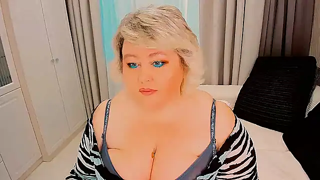 BIGTITSBBW online show from October 11, 12:26 pm