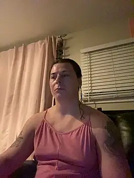 Snapshot of KevieWantsABoobJob chatting on January 14, 12:33 am KevieWantsABoobJob online show from January 14, 12:33 am