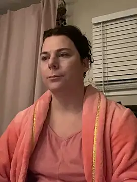 Snapshot of KevieWantsABoobJob chatting on January 14, 10:59 am KevieWantsABoobJob online show from January 14, 10:59 am