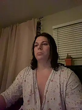 Snapshot of KevieWantsABoobJob chatting on January 22, 2:59 am KevieWantsABoobJob online show from January 22, 2:59 am