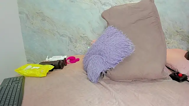 Snapshot of jones_maddy_ chatting on January 24, 11:59 am jones maddy online show from January 24, 11:59 am