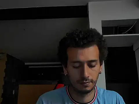 Snapshot of talktome4 chatting on January 10, 1:35 pm talktome4 online show from January 10, 1:35 pm