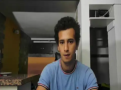 Snapshot of talktome4 chatting on January 19, 1:42 am talktome4 online show from January 19, 1:42 am