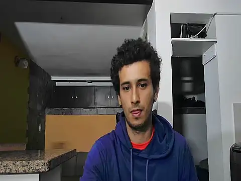 Snapshot of talktome4 chatting on February 6, 2:16 am talktome4 online show from February 6, 2:16 am