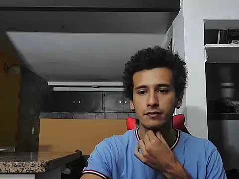 Snapshot of talktome4 chatting on February 15, 10:39 pm talktome4 online show from February 15, 10:39 pm