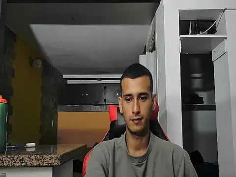 Snapshot of talktome4 chatting on February 27, 5:07 am talktome4 online show from February 27, 5:07 am