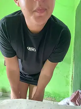 Snapshot of Duduhott chatting on February 24, 12:26 pm Duduhott online show from February 24, 12:26 pm