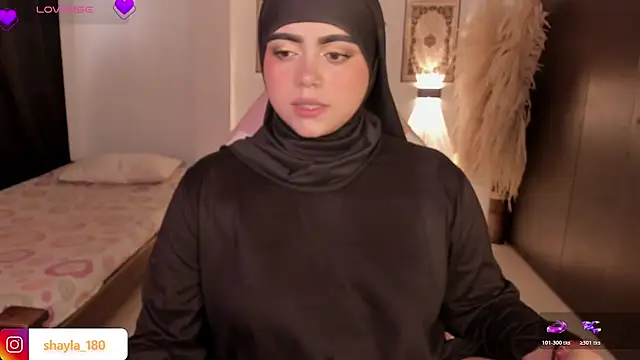 Snapshot of shayla_18 chatting on February 6, 8:56 pm shayla 18 online show from February 6, 8:56 pm