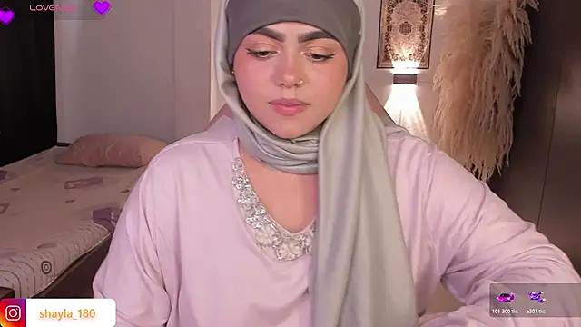 Snapshot of shayla_18 chatting on March 20, 7:52 pm shayla 18 online show from March 20, 7:52 pm