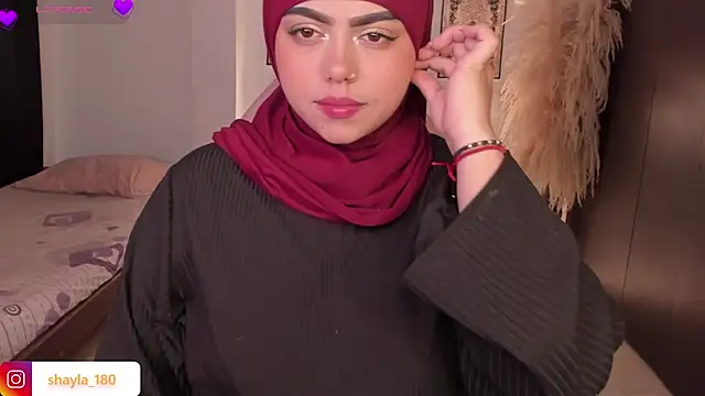 Snapshot of shayla_18 chatting on March 27, 7:35 pm shayla 18 online show from March 27, 7:35 pm