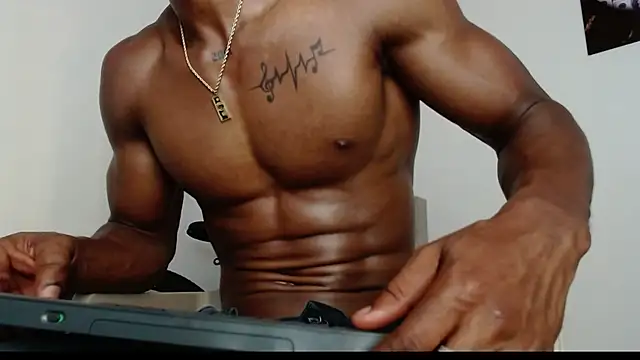 Snapshot of drake_brwon_23 chatting on February 26, 3:53 am drake brwon 23 online show from February 26, 3:53 am