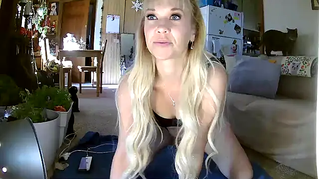 lyra rose online show from December 21, 6:04 pm