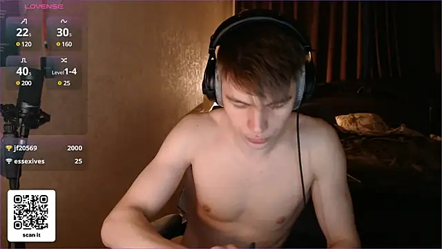 Snapshot of dantebigboi300 chatting on February 23, 9:59 pm dantebigboi300 online show from February 23, 9:59 pm