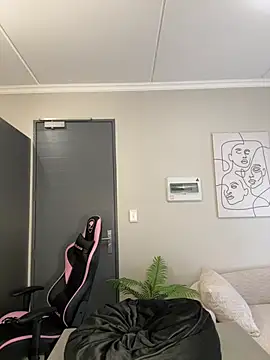 Snapshot of Neelo-Smith chatting on March 15, 5:52 am Neelo-Smith online show from March 15, 5:52 am