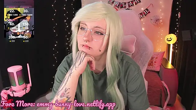 EmmyBunny online show from October 31, 10:38 am