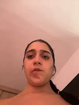 Alicia Ruiz online show from September 16, 7:04 pm