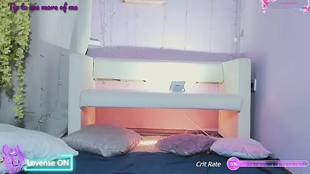 Lollita Lewis online show from January 25, 11:55 am